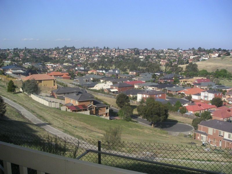 6 Parwan Court, Caroline Springs VIC 3023