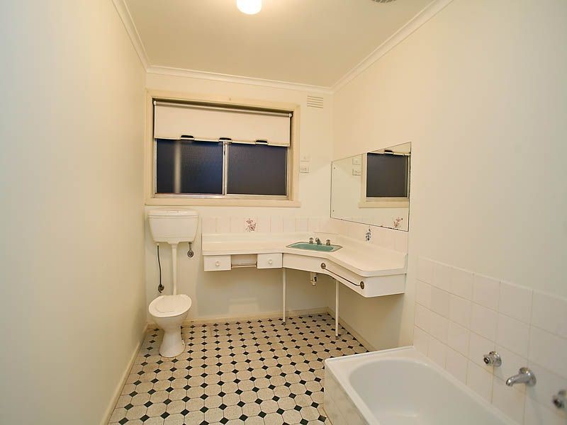 28  Hopkins Avenue, Keilor VIC 3036