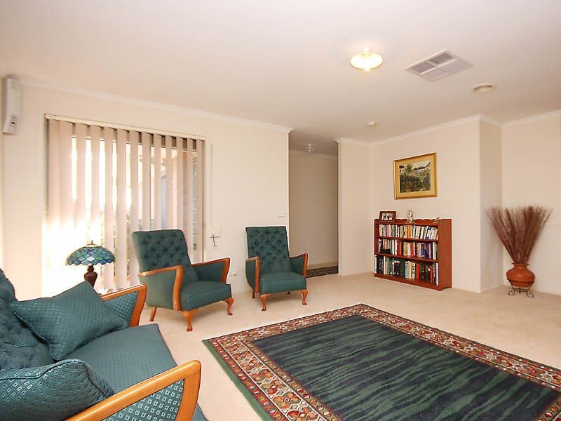 30 Pimelea Way, Hillside VIC 3037