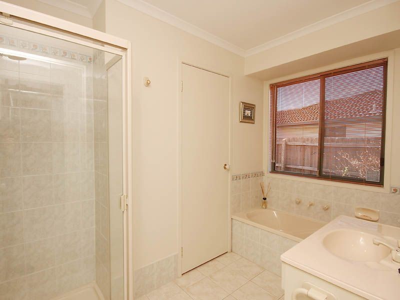 30 Pimelea Way, Hillside VIC 3037