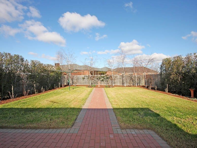 30 Pimelea Way, Hillside VIC 3037