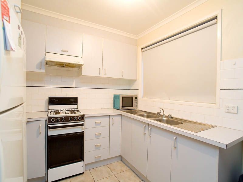 1 & 2/75 Delbridge Drive, Sydenham VIC 3037