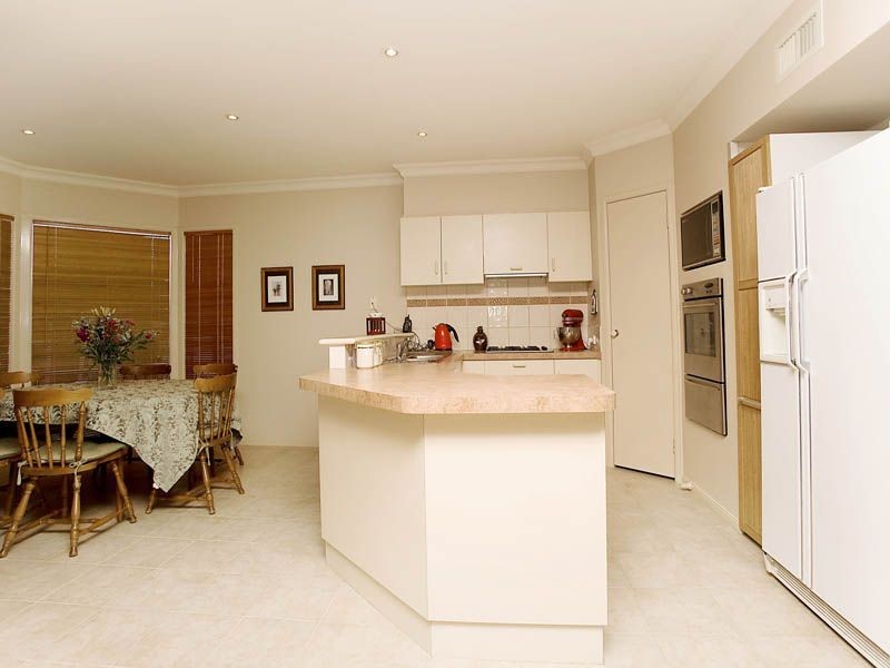 52 Botanic Drive, Hillside VIC 3037