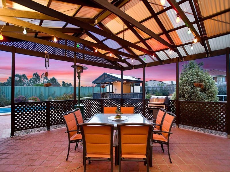 18  Streeton Court, Taylors Lakes VIC 3038