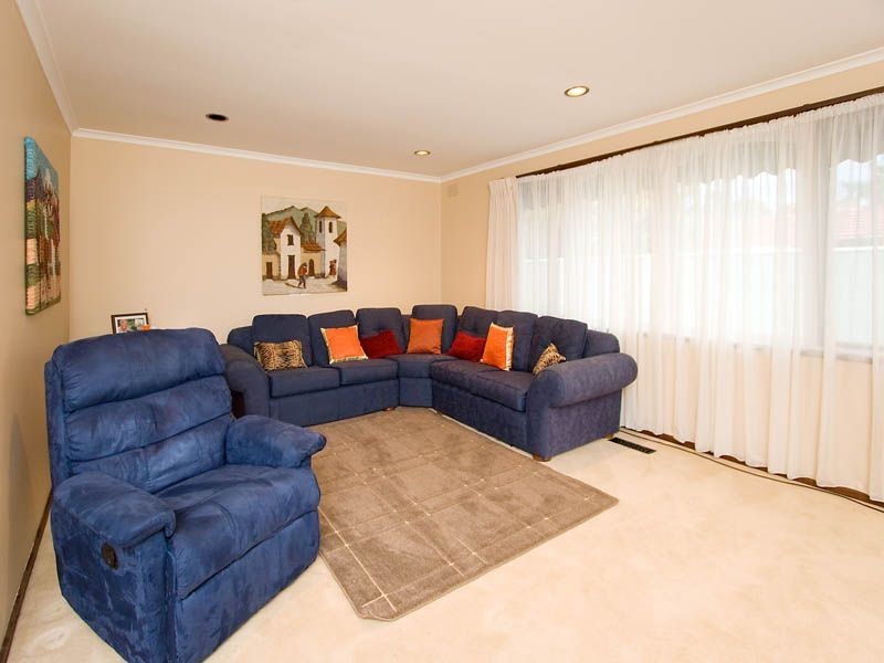 16  Kamo Court, Taylors Lakes VIC 3038