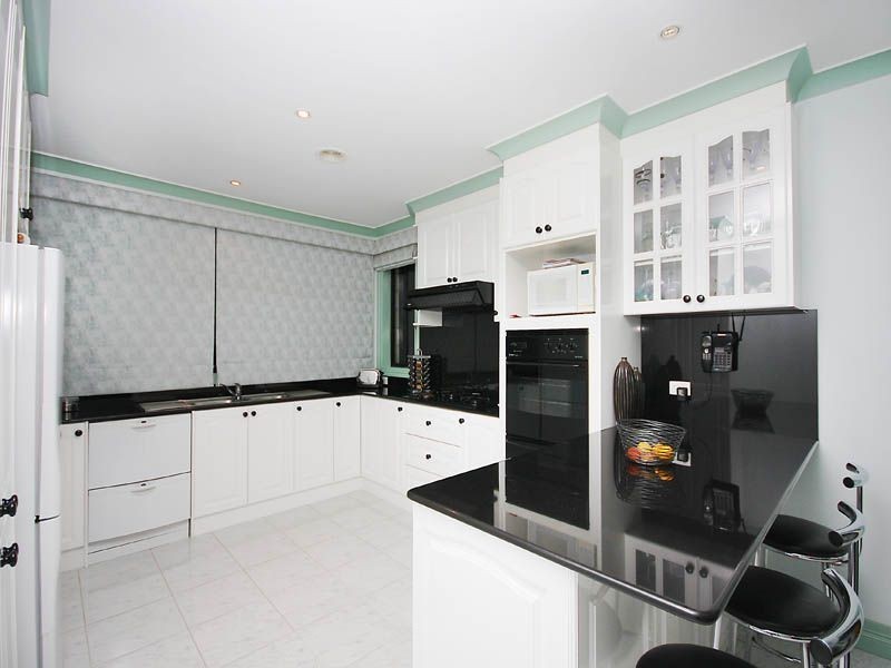 2 Peppercorn Court, Hillside VIC 3037