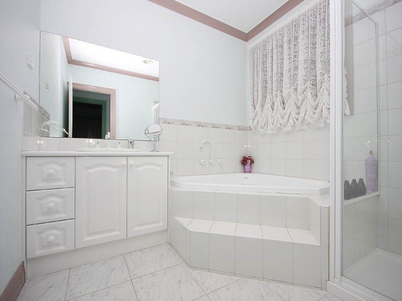 2 Peppercorn Court, Hillside VIC 3037