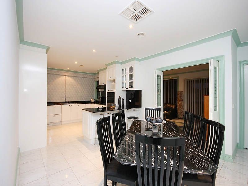 2 Peppercorn Court, Hillside VIC 3037