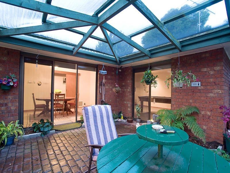 8  Allard Court, Keilor Downs VIC 3038