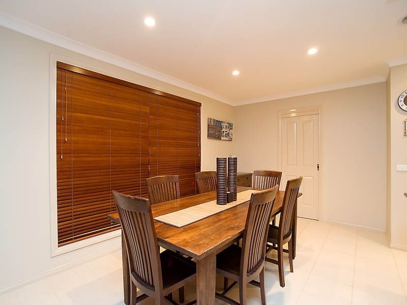 17 Robina Road, Sydenham VIC 3037