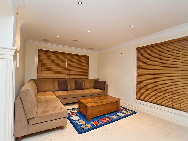 20 University Drive, Taylors Hill VIC 3037