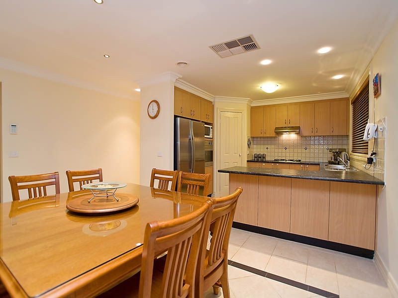 20 University Drive, Taylors Hill VIC 3037