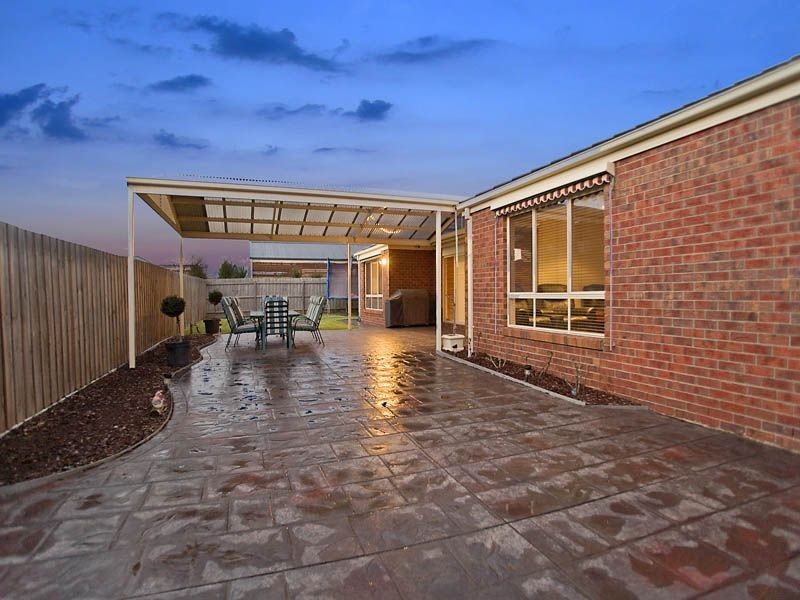 20 University Drive, Taylors Hill VIC 3037