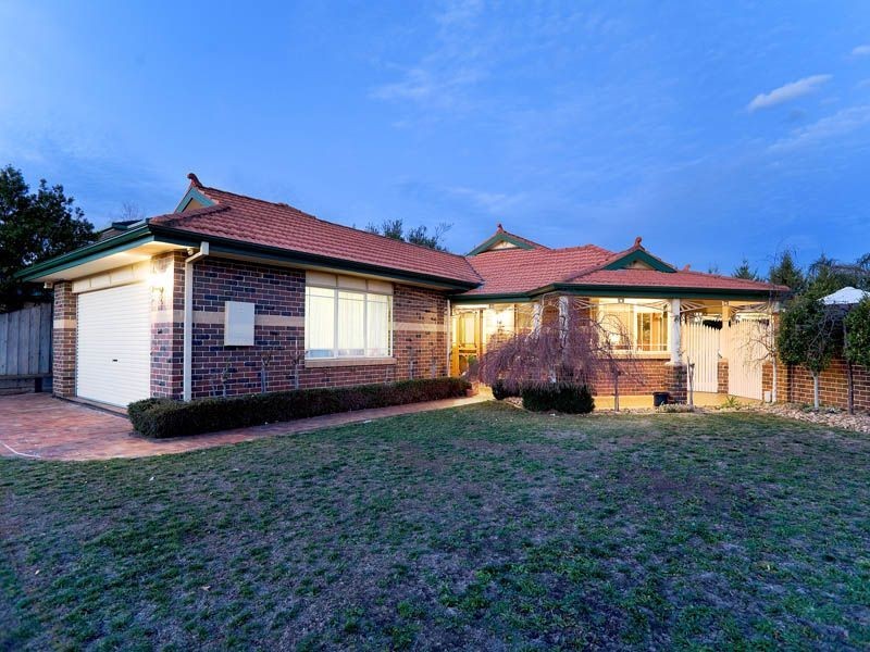 8  Holton Court, Hillside VIC 3037