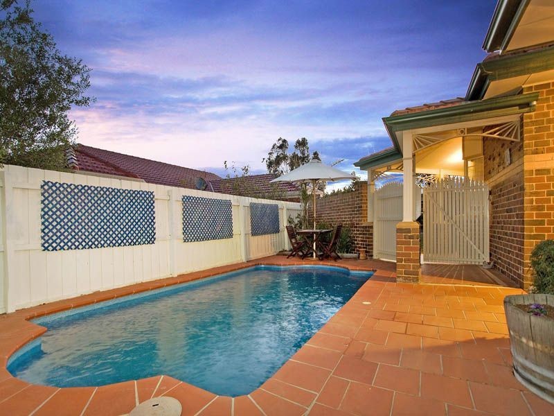 8  Holton Court, Hillside VIC 3037
