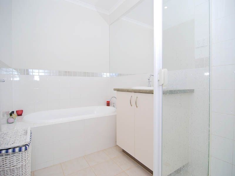 47 Amberlea Circuit, Taylors Hill VIC 3037