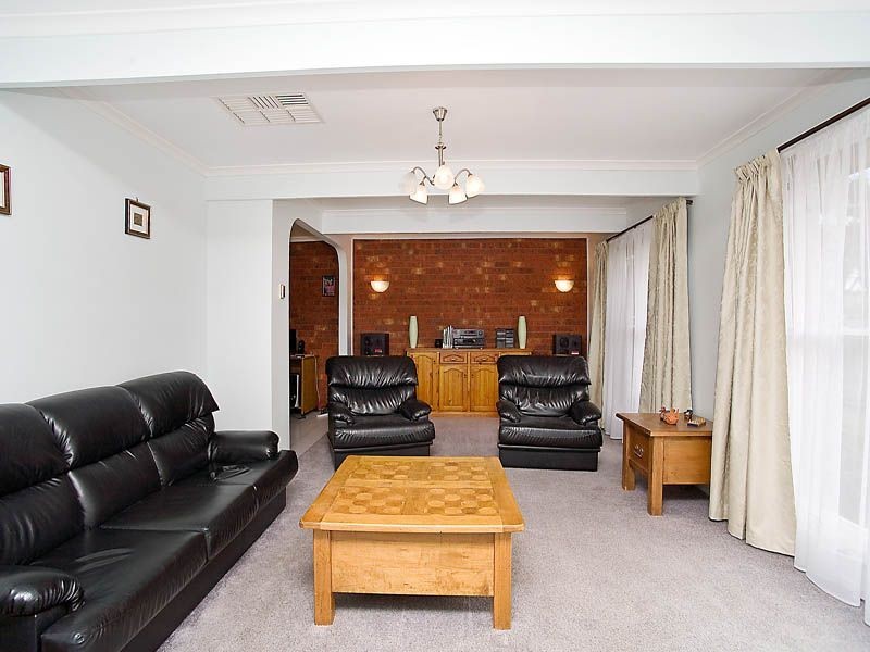 8 Morley Court, Keilor Downs VIC 3038