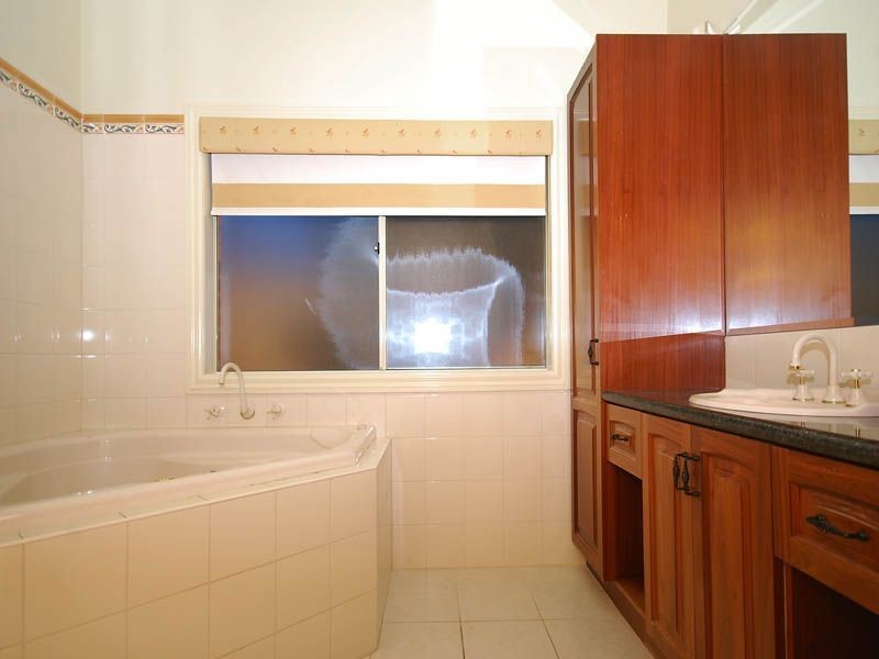 3 Sovereign Way, Hillside VIC 3037