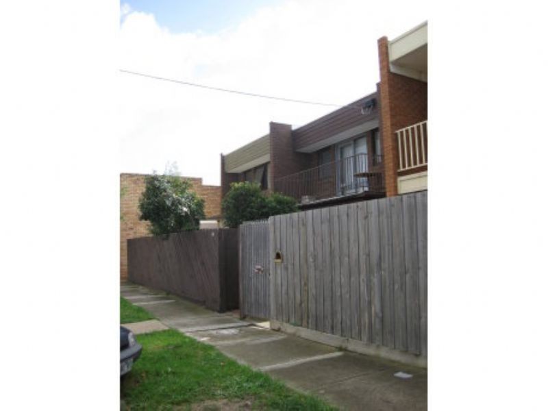 2/14 John Street, St Albans VIC 3021