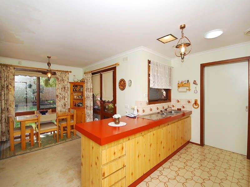 21 Cocoparra Crescent, Taylors Lakes VIC 3038