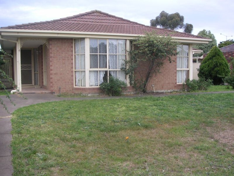4  Wyperfeld Avenue, Taylors Lakes VIC 3038