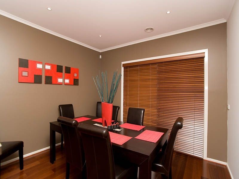 45  Amberlea Circuit, Taylors Hill VIC 3037