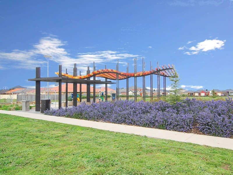 45  Amberlea Circuit, Taylors Hill VIC 3037