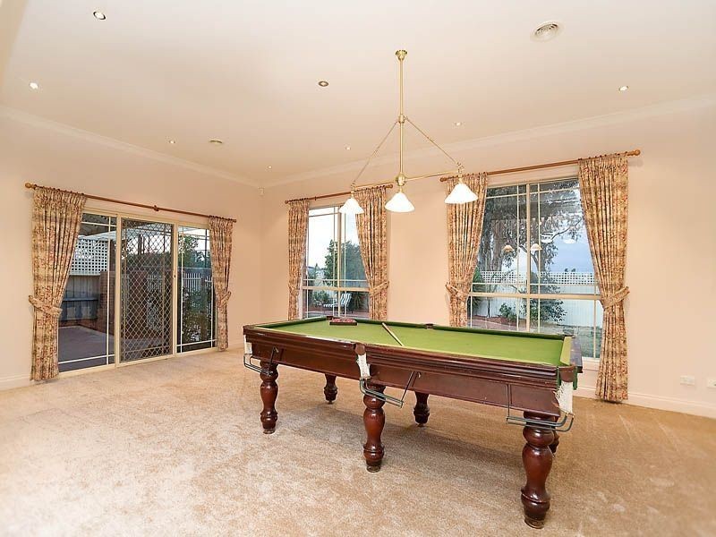 14 The Regency, Hillside VIC 3037