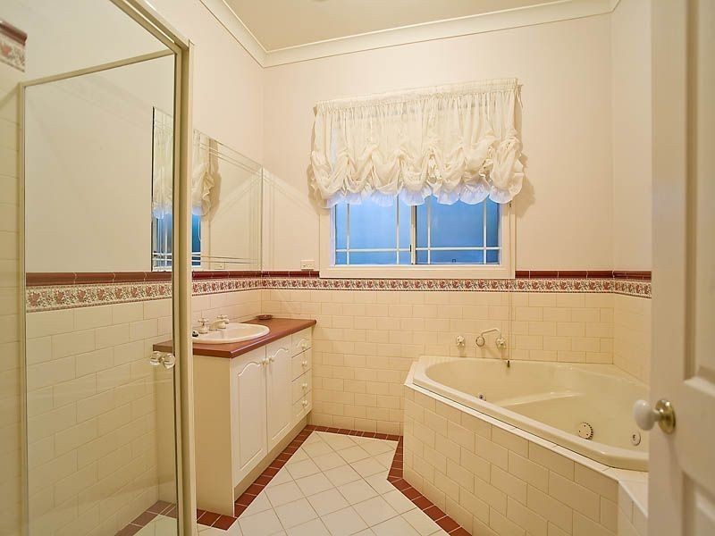 14 The Regency, Hillside VIC 3037