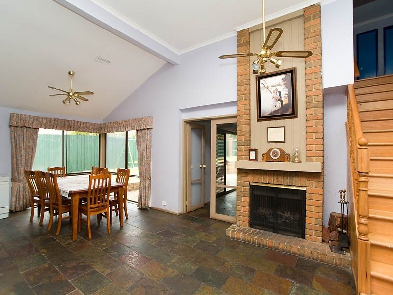 8 Malibu Grove, Keilor Lodge VIC 3038