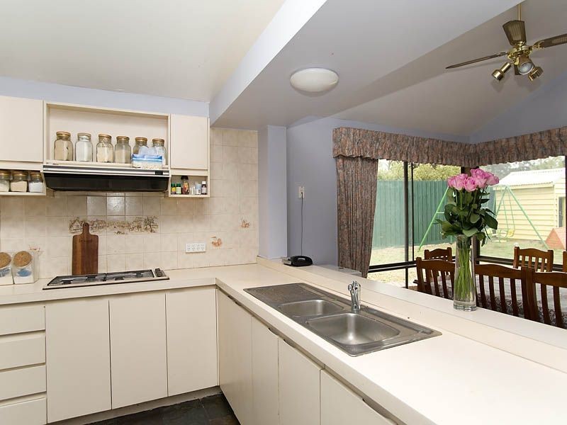 8 Malibu Grove, Keilor Lodge VIC 3038
