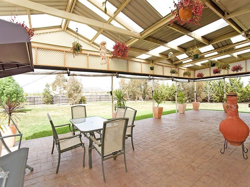 41 – 43 Beattys Road, Hillside VIC 3037