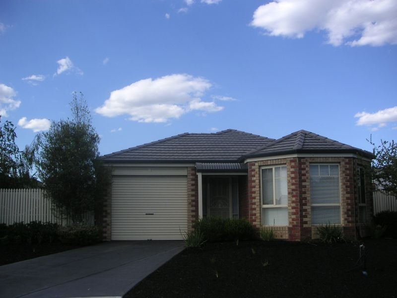4 Shearer Close, Sydenham VIC 3037