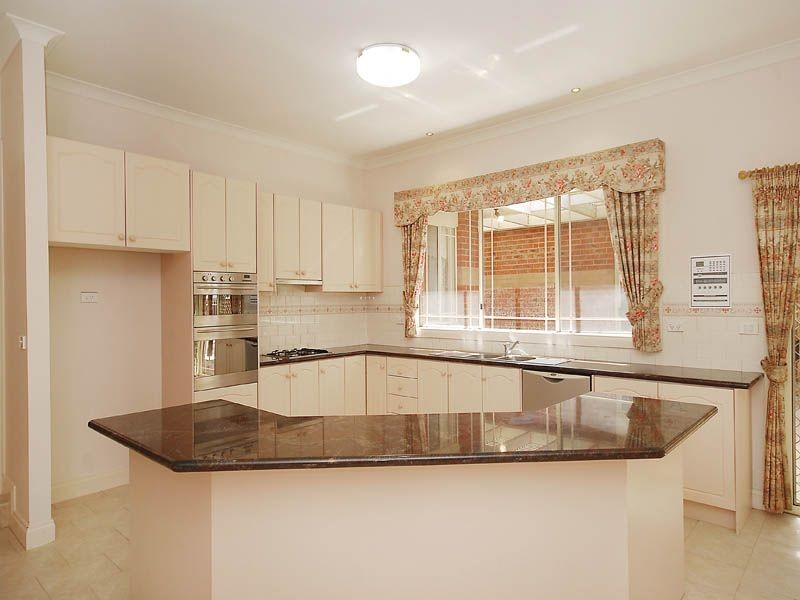 14 The Regency, Hillside VIC 3037