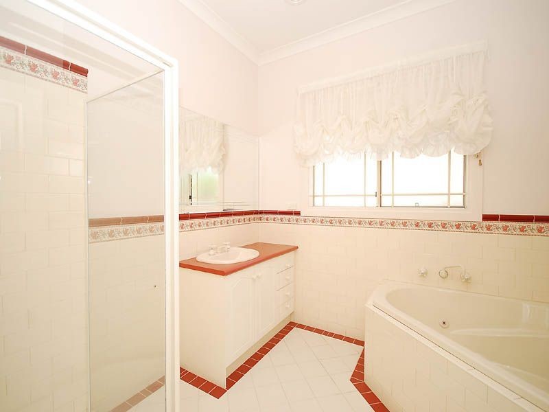 14 The Regency, Hillside VIC 3037