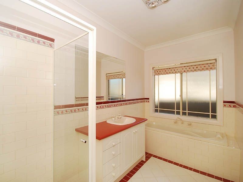 14 The Regency, Hillside VIC 3037