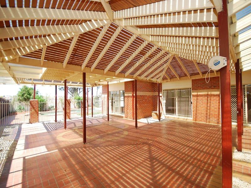 14 The Regency, Hillside VIC 3037