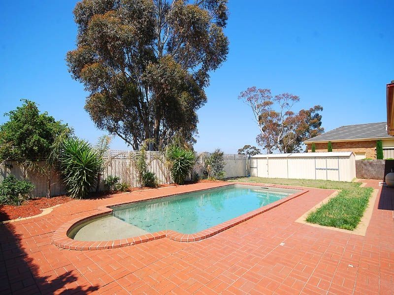 14 The Regency, Hillside VIC 3037