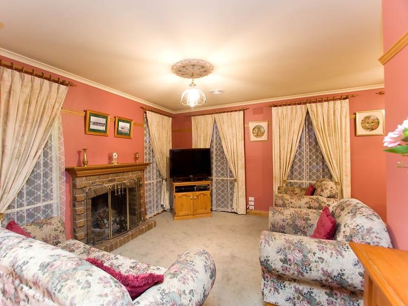 35 Odessa Avenue, Keilor Downs VIC 3038