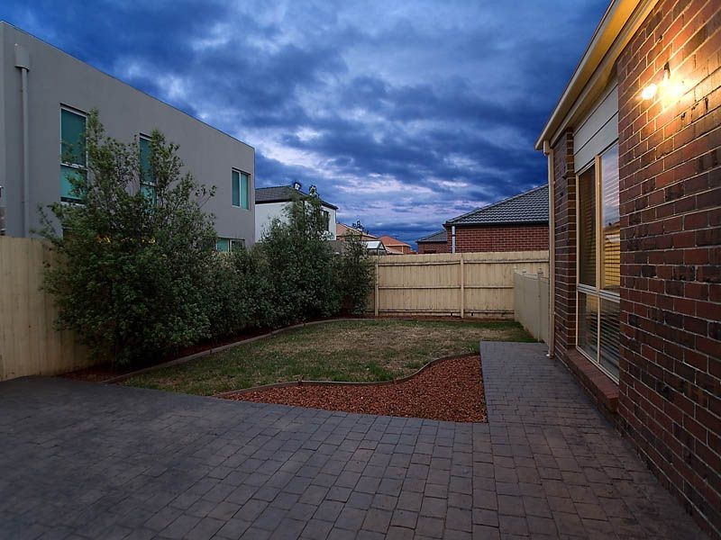 19  Rosehedge Drive, Sydenham VIC 3037