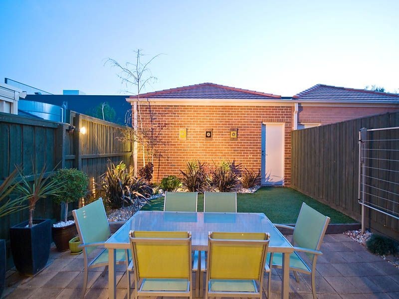 15 Wentworth Drive, Taylors Lakes VIC 3038