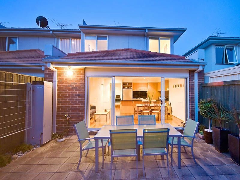 15 Wentworth Drive, Taylors Lakes VIC 3038