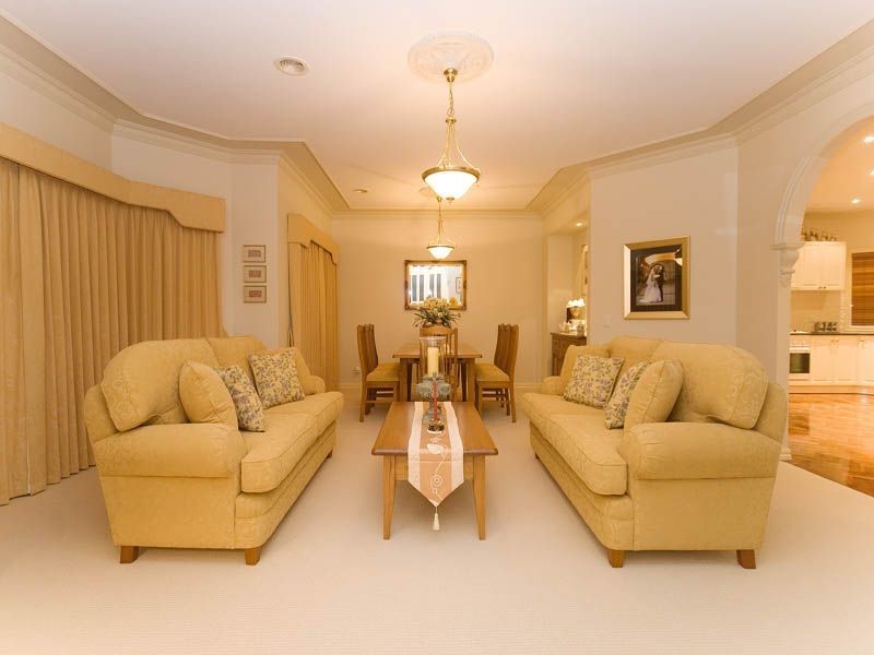 12 The Regency, Hillside VIC 3037