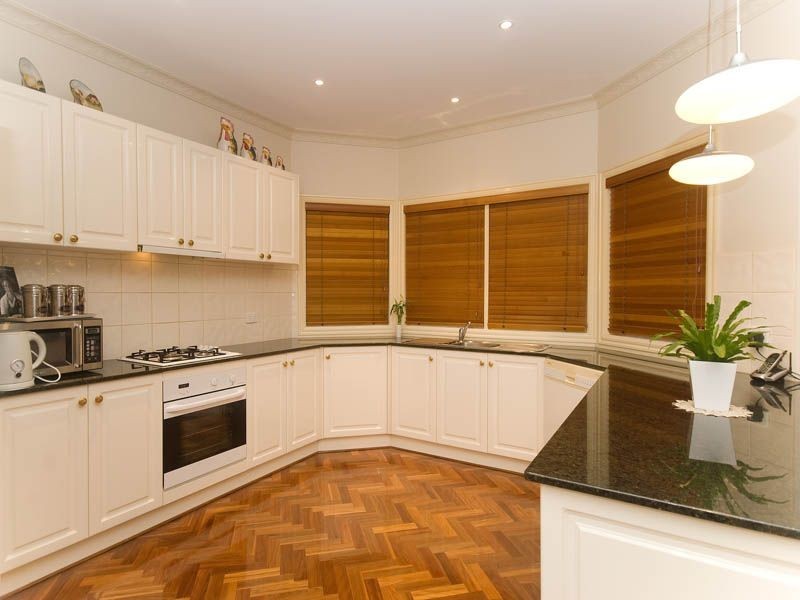 12 The Regency, Hillside VIC 3037