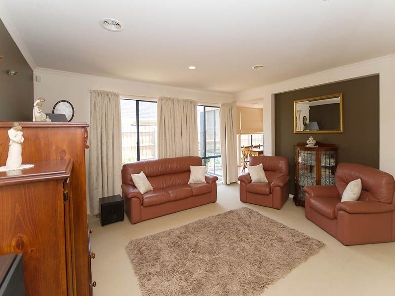 4 Taylors Hill Boulevard, Taylors Hill VIC 3037