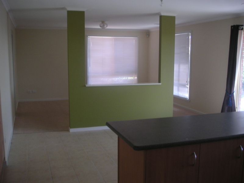 9 Moray Close, Taylors Hill VIC 3037