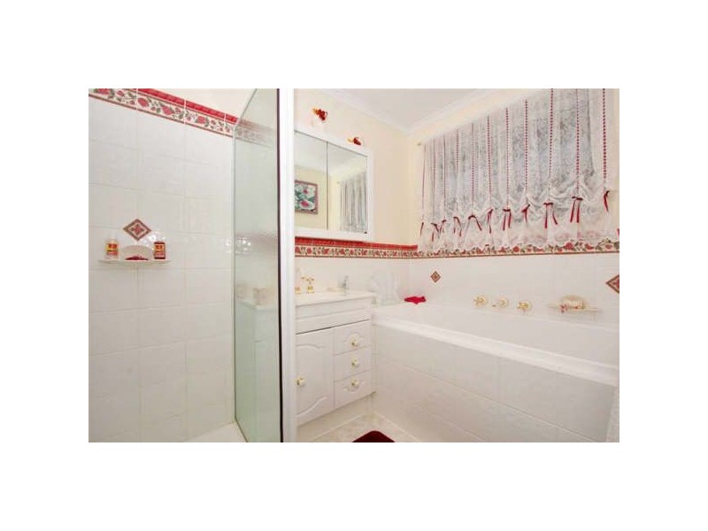 2 Medina Road, Keilor Downs VIC 3038