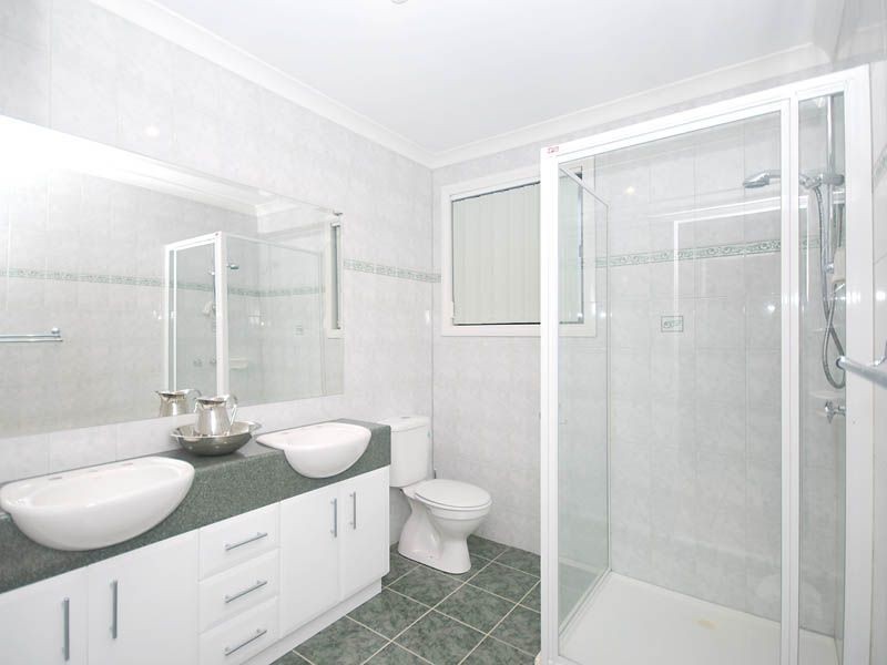 26 Sandalwood Avenue, Hillside VIC 3037