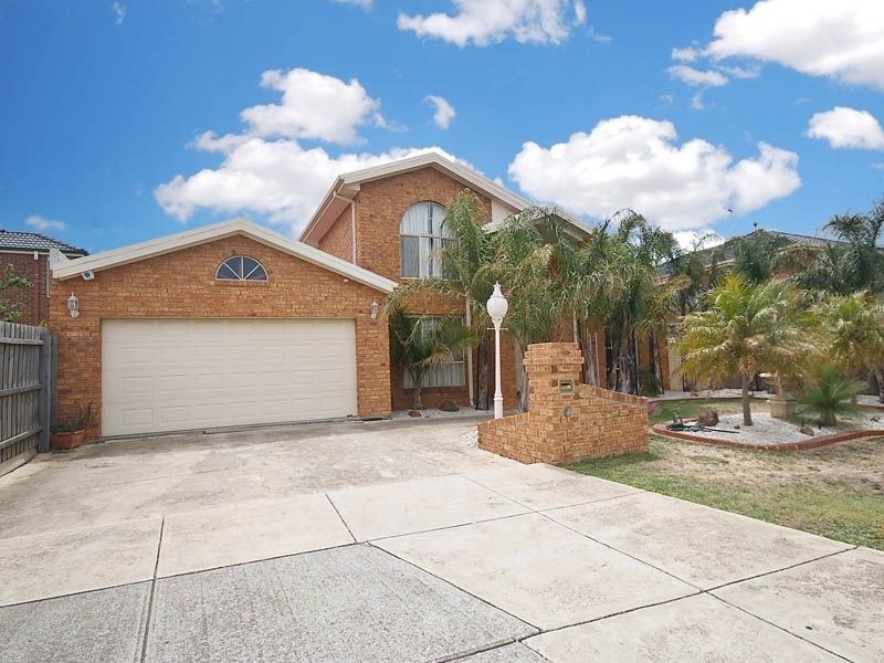 25  Salamander Drive, Taylors Lakes VIC 3038