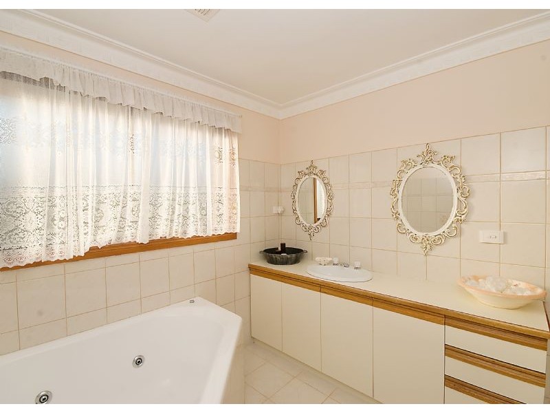 3 Denbigh Court, Keilor VIC 3036